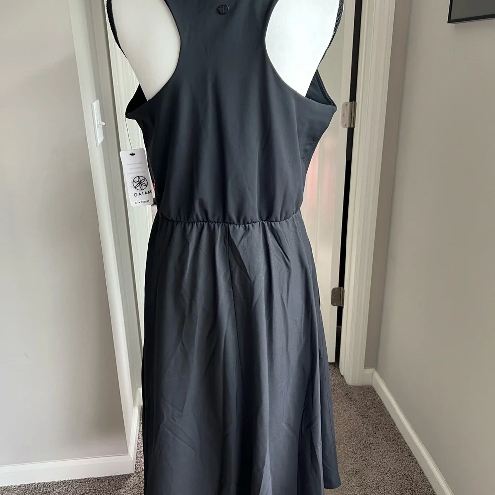 NWT Gaiam L Journey Midi Dress w/Bra Cups Black - Picture 3 of 8